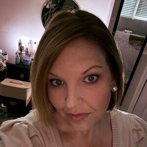 Meet your Posher, Jenn